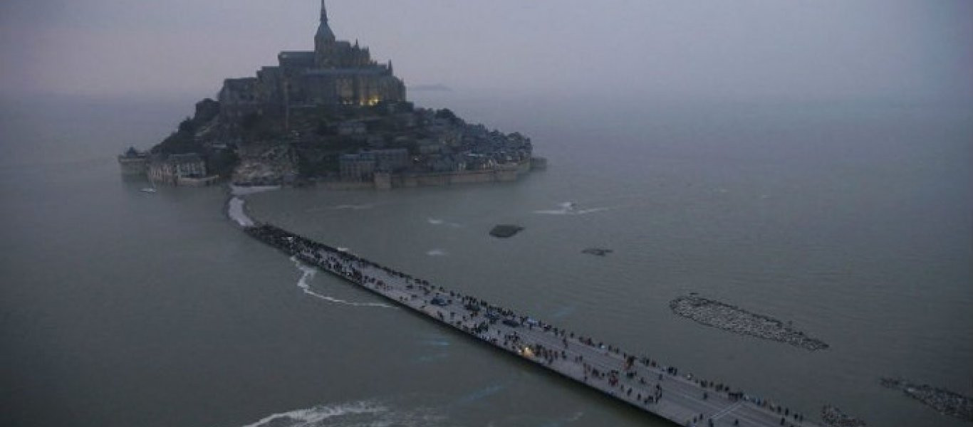 «H παλίρροια του αιώνα» – Το φαινόμενο που παρατηρείται κάθε 18 χρόνια! (φωτό & βίντεο)